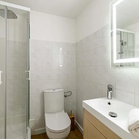 Le Petit Palais Avec Mezzanine De Charme Au Coeur De Cannes